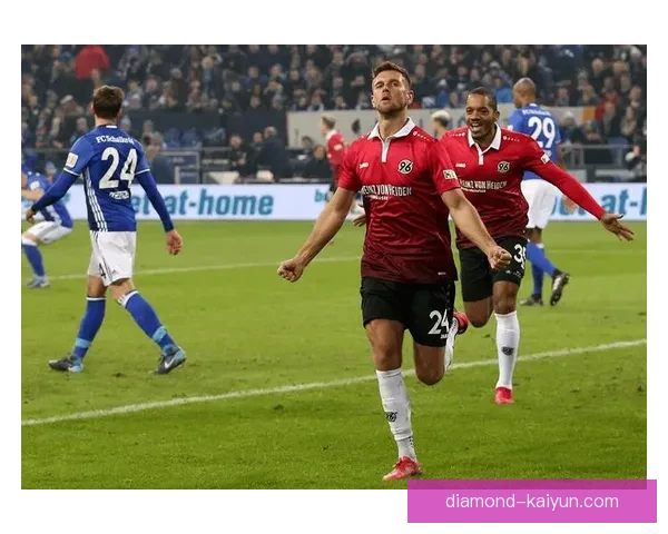 克鲁伊夫的比赛影响力持续增强，成为足球历史中重要的战术引领者。